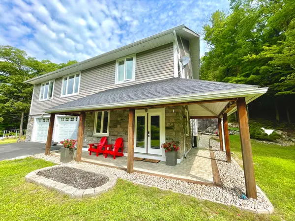 1579 Golden Beach RD, Bracebridge, ON P1L 1W8