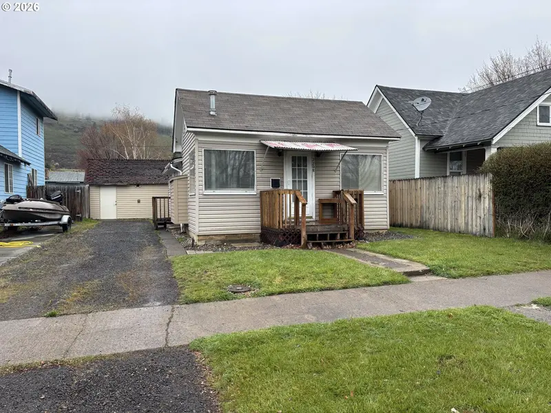 2208 CEDAR ST, La Grande, OR 97850