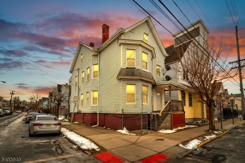 21 Graham Ave, Paterson City, NJ 07524
