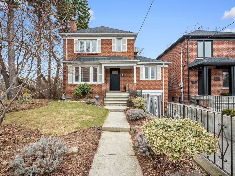 8 Glenvale BLVD, Toronto C11, ON M4G 2V1
