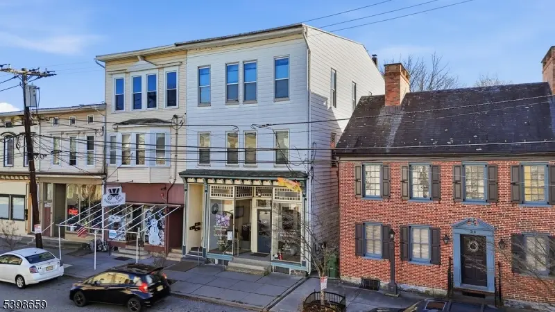 318 Front St, Belvidere Twp., NJ 07823