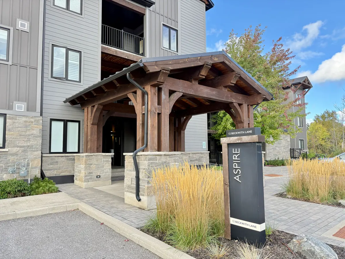 12 Beckwith LN #302, Blue Mountains, ON L9Y 0A4