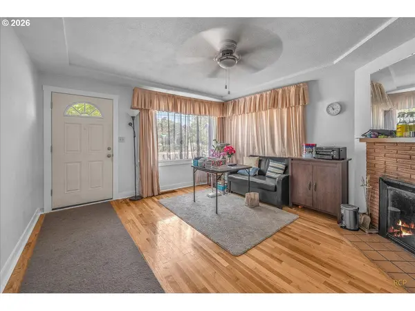 240 NE 80TH AVE, Portland, OR 97213