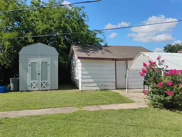 218 Bandera Street, Benbrook, TX 76126