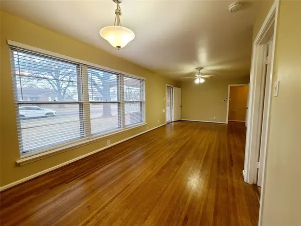 1830 Viewcrest Drive, Dallas, TX 75228