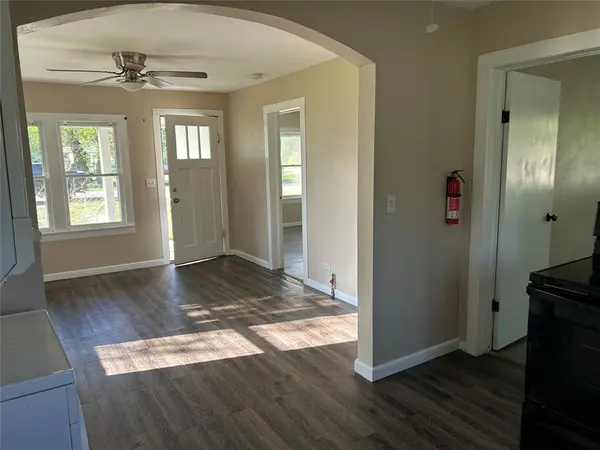 104 W Wilson Avenue, Whitney, TX 76692