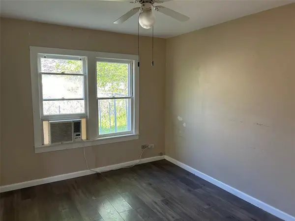 104 W Wilson Avenue, Whitney, TX 76692