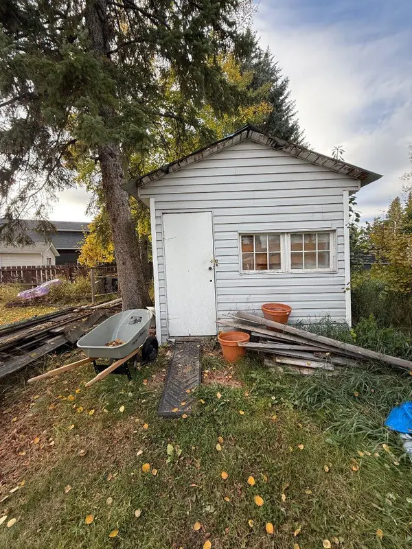 16 Blueberry DR, Whitecourt, AB T7S 1G7