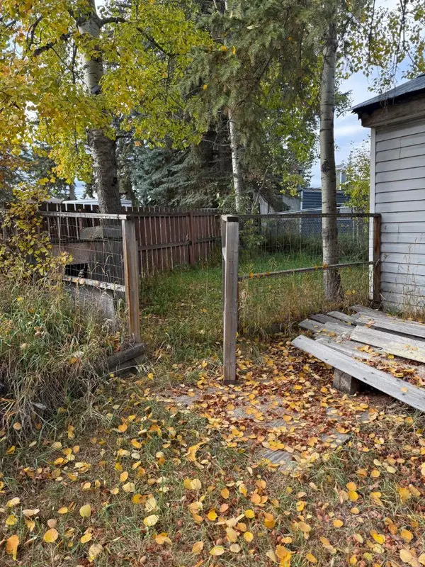 16 Blueberry DR, Whitecourt, AB T7S 1G7