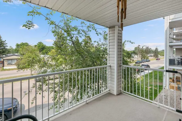 6224 17 AVE SE #2210, Calgary, AB T2A7X8