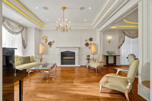 18 Brookfield RD, Toronto C12, ON M2P 1A9