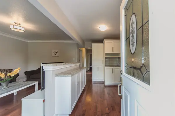 27 Martindale RD, Toronto E08, ON M1M 2B8