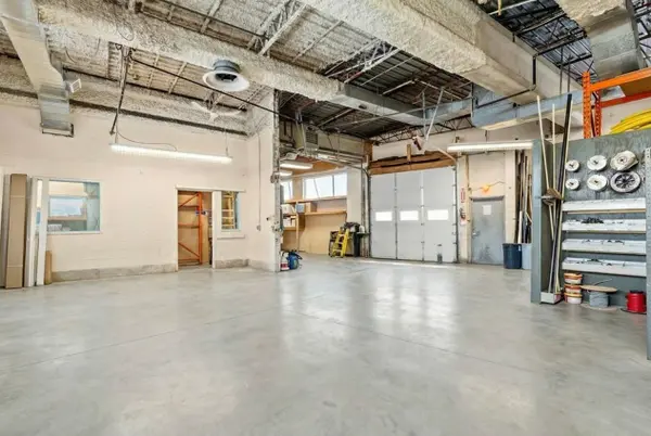 61 Patterson RD, Barrie, ON L4N 3V9