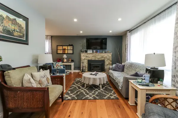 57 MAPLE ST, Tay, ON L0K 2A0