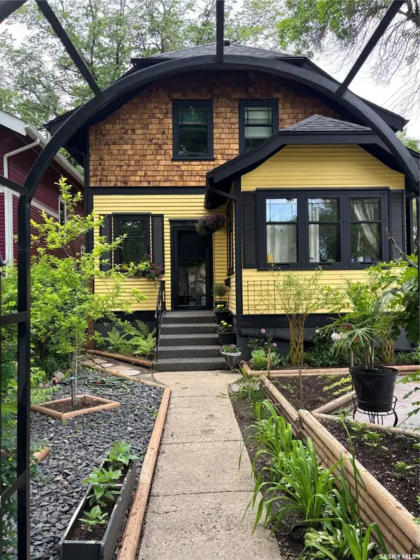 702 Lansdowne AVENUE, Saskatoon, SK S7N 1E5