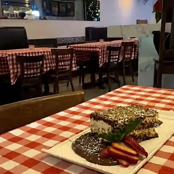 2840 Dundas ST W, Toronto W02, ON M6P 1Y7