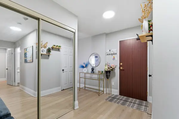 100 County Court BLVD #1808, Brampton, ON L6W 3X1