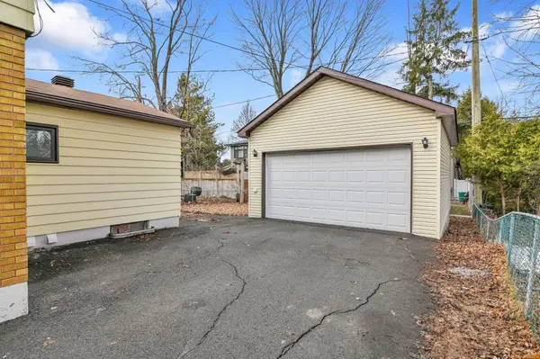 1206 Checkers RD, Belair Park - Copeland Park And Area, ON K2C 2S7