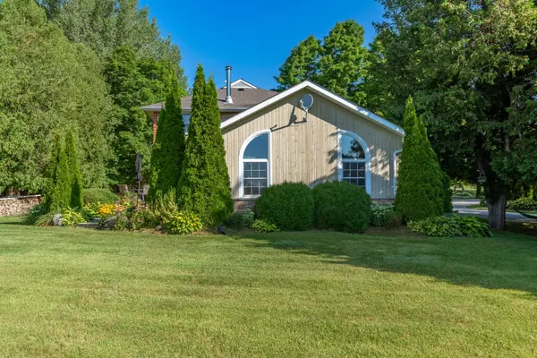 890 Woodville RD, Kawartha Lakes, ON K0M 2T0