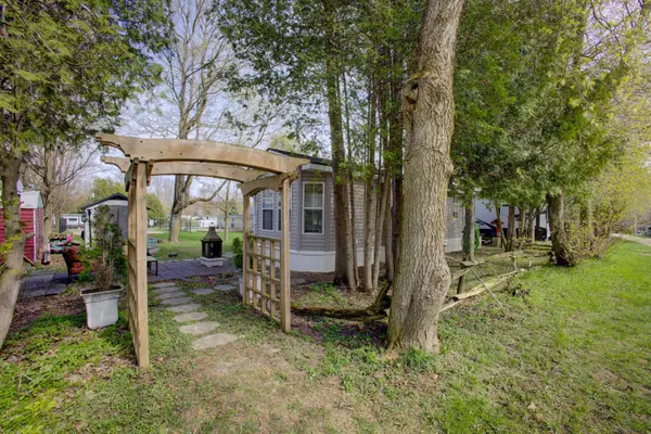 8 Maple N/A, Wellington North, ON N0G 2L0