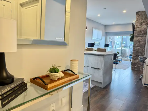 12 Beckwith LN #302, Blue Mountains, ON L9Y 0A4