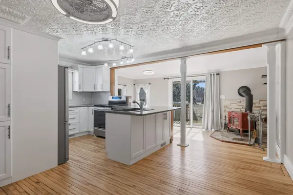 718 Jones Falls RD, Rideau Lakes, ON K0G 1E0