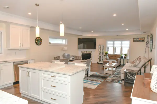 185 Wilmer AVE, Gananoque, ON K7G 3C3