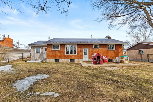8 Mclean AVE, Havelock-belmont-methuen, ON K0L 1Z0