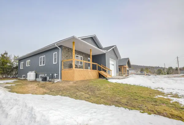 9 Williams DR, Bancroft, ON K0L 1C0