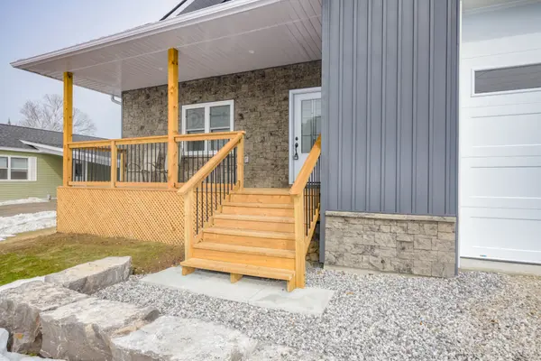 9 Williams DR, Bancroft, ON K0L 1C0