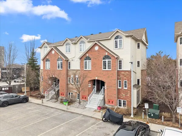 57 Steele Park Private, Cyrville - Carson Grove - Pineview, ON K1J 0J2