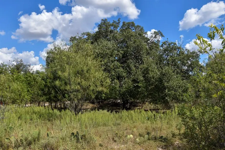 904 E 6th, Brady, TX 76825