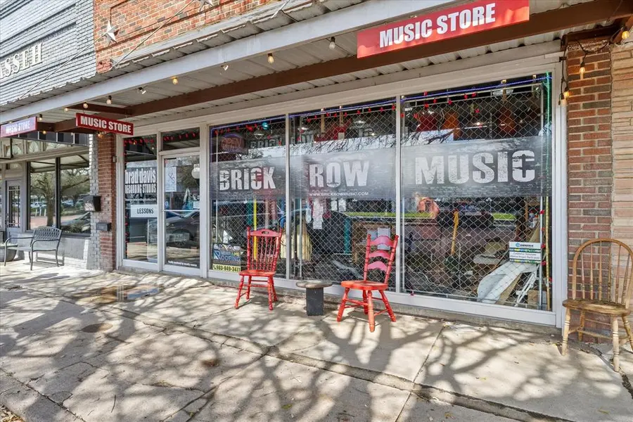 1132 Main Street, Commerce, TX 75428