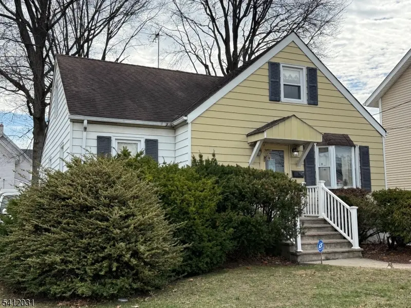 36 Kearney St, Lyndhurst Twp., NJ 07071