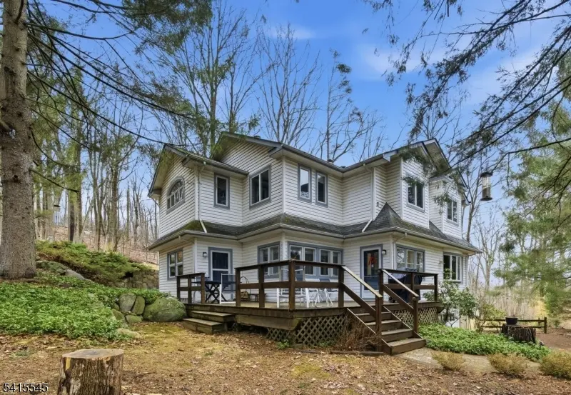 4 Emmet Roche Dr, Montville Twp., NJ 07005