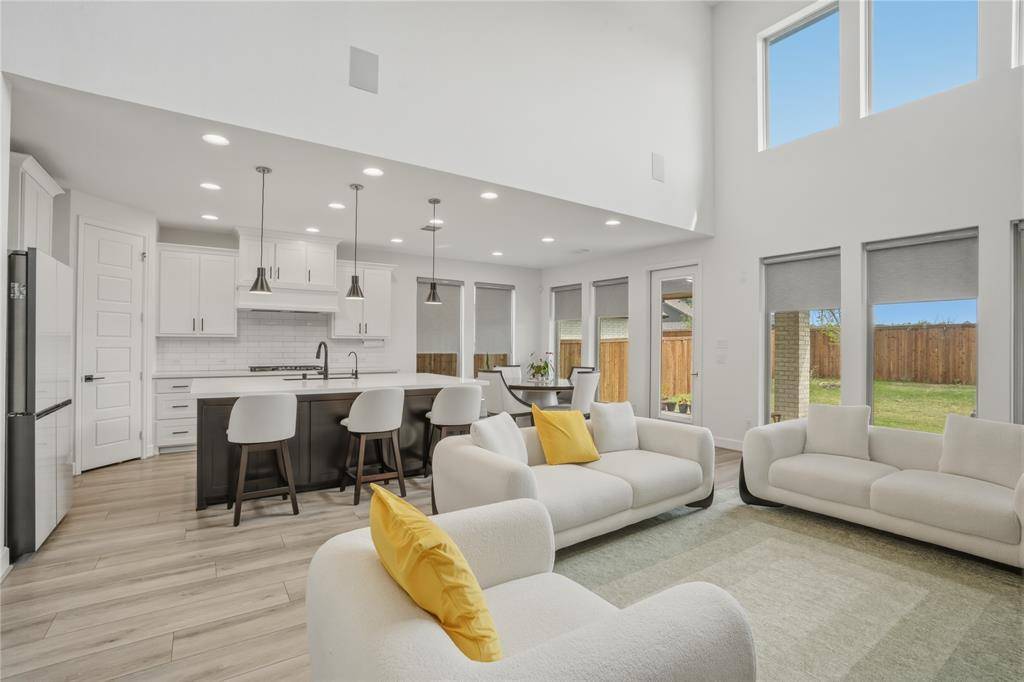 908 Maple Leaf, Haslet, TX 76052