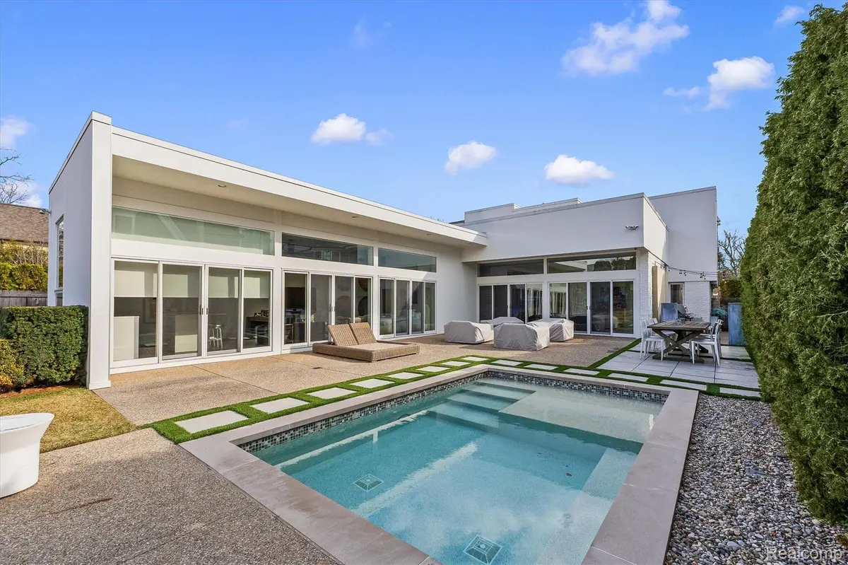 660 Dewey ST, Birmingham, MI 48009