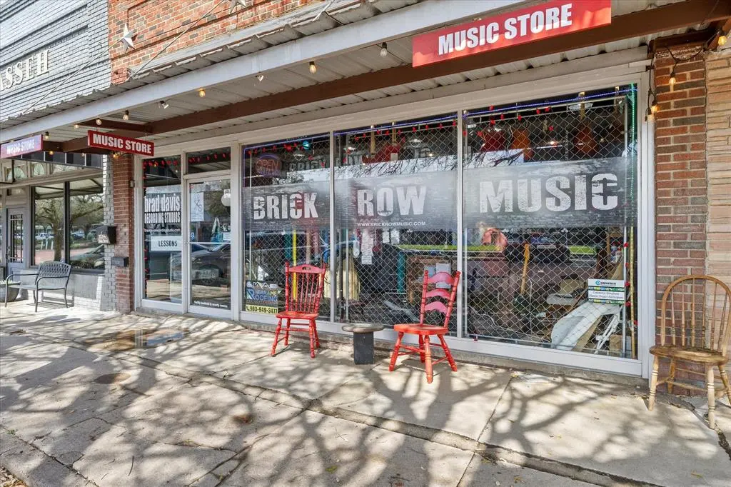 1132 Main Street, Commerce, TX 75428