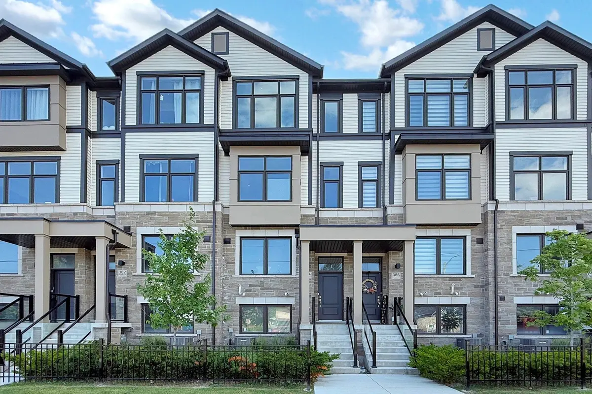 384 Okanagan PATH, Oshawa, ON L1H 0B1