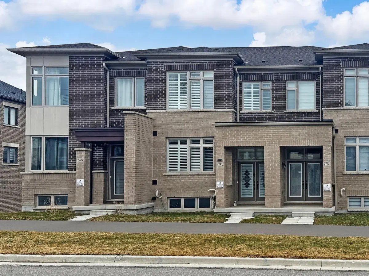 2747 Peter Matthews DR, Pickering, ON L1X 0M3