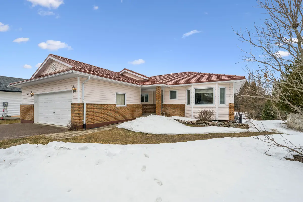 40 Covered Bridge TRL, Bracebridge, ON P1L 1Y1