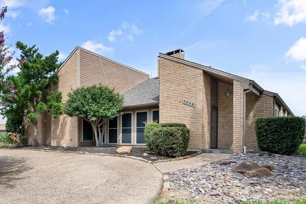 1036 Clinton Street, Carrollton, TX 75007