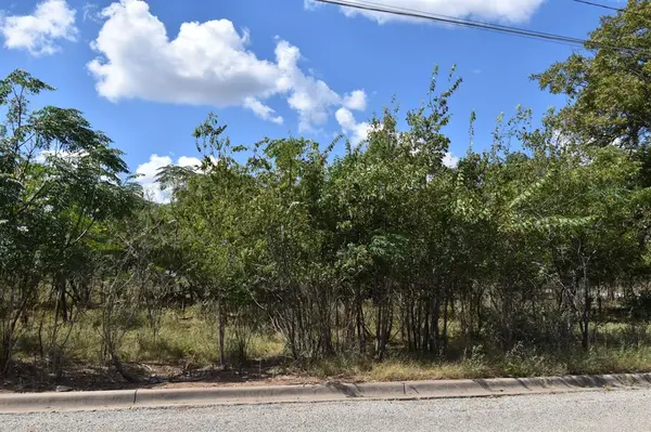 904 E 6th, Brady, TX 76825