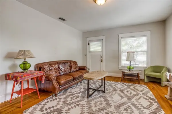 6203 Richmond Avenue, Dallas, TX 75214