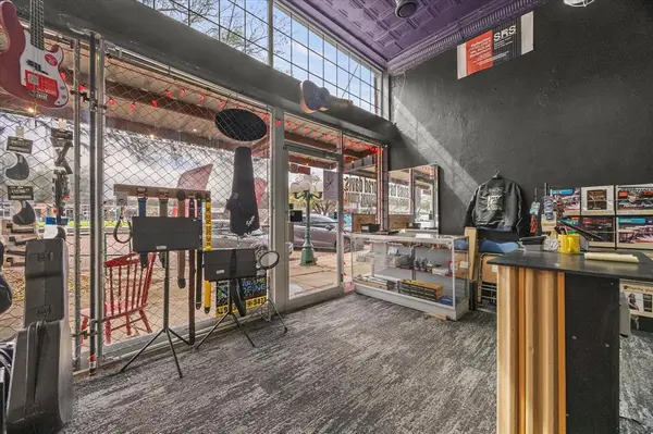 1132 Main Street, Commerce, TX 75428