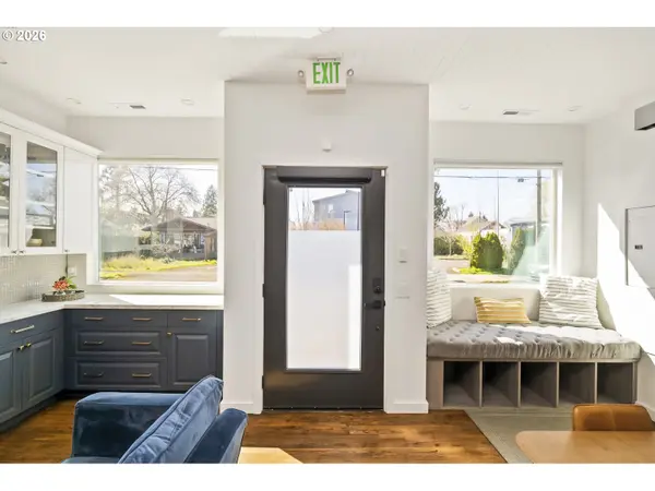 206 NE 80TH AVE, Portland, OR 97213