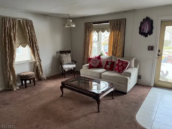 36 Kearney St, Lyndhurst Twp., NJ 07071