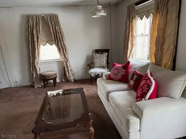 36 Kearney St, Lyndhurst Twp., NJ 07071