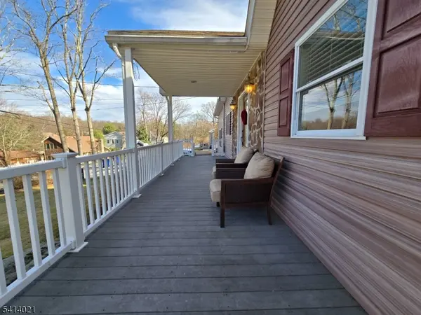 7 Oakwood Trl, Kinnelon Boro, NJ 07405