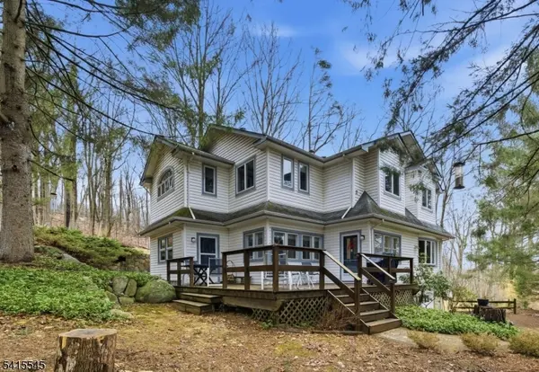 4 Emmet Roche Dr, Montville Twp., NJ 07005